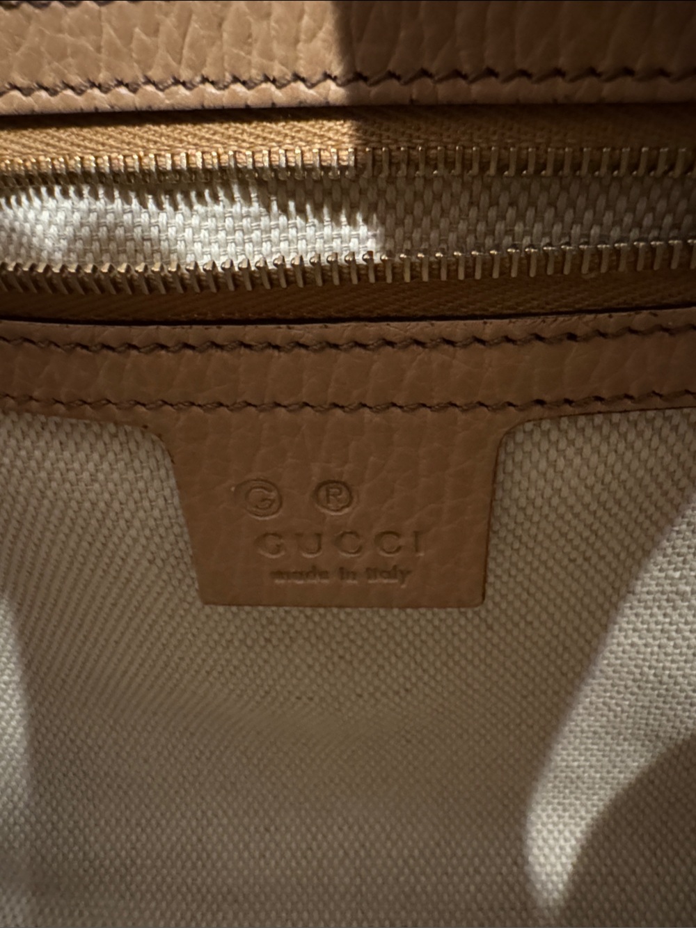 Gucci Soho Pebbled Leather convertible Top-Handle Satchel in Camel Tan - Picture 2 of 15